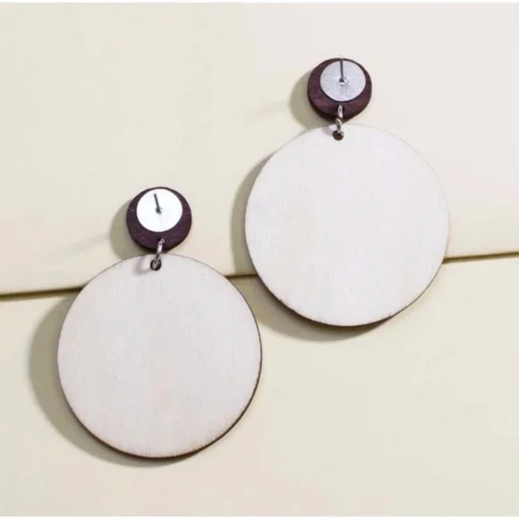 1 LEFT! Wood Flower Print Circle Earrings - Picture 3 of 3